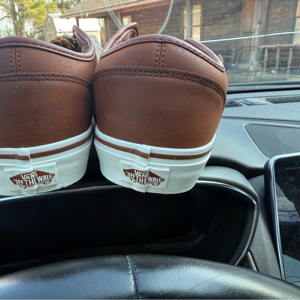 Vans Men's Brown Low-Top Leather Sneakers with White Sole